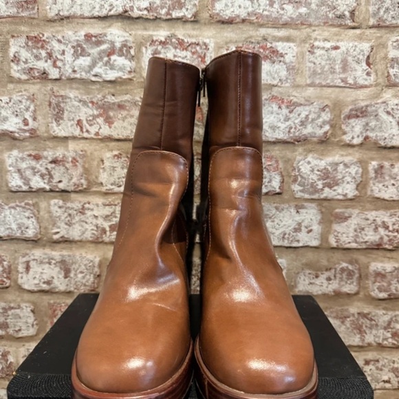 Chic Tan Leather Heeled Boots - Picture 2 of 3